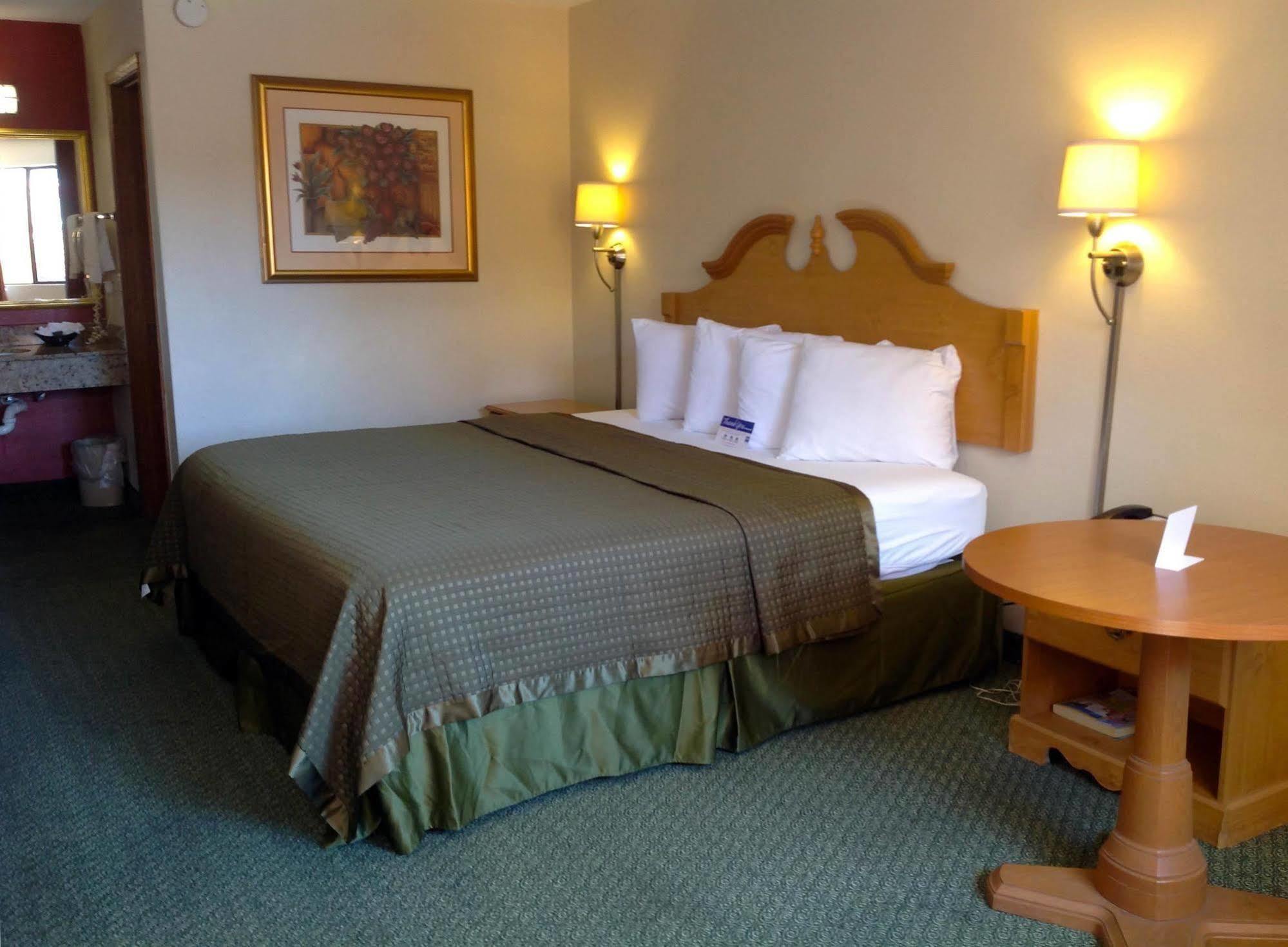 Oyo Hotel Tulsa International Airport מראה חיצוני תמונה
